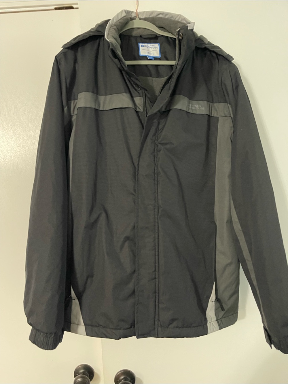 Men's Black & Gray Insulated Hooded Jacket